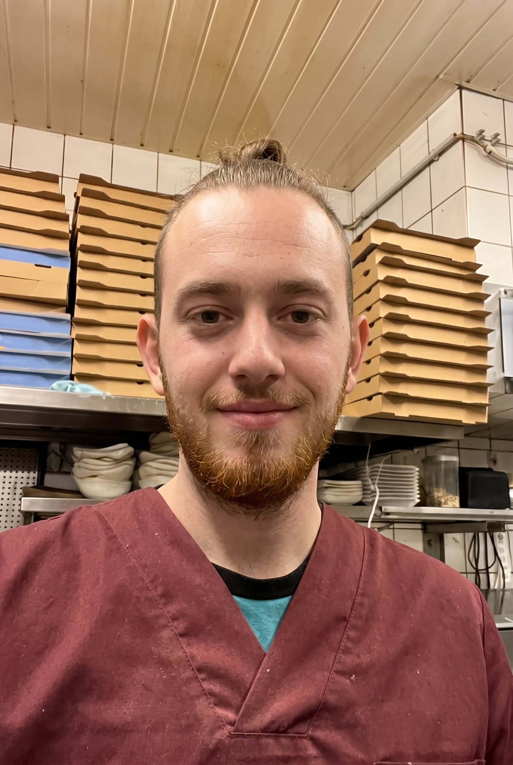 Filippo Cacace, ideatore di TuttoCoperto, in cucina.